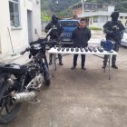 Un ciudadano movilizaba 7.8 kilos de cocaína en el doble fondo del tanque de gasolina de su moto.