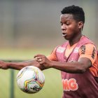 A mitad de año Juan Cazares podrá negociar abiertamente con cualquier club interesado en sus servicios.