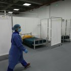 En el Centro de Atención Temporal "Quito Solidario" tiene capacidad para recibir a 370 pacientes con síntomas leves y moderados.