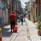En la transformación de Guayaquil, los expertos consultados sugieren tomar en cuenta los pequeños negocios de cada barrio de la ciudad. Son estos los que durante la crisis, concuerdan, fomentaron el abastecimiento comercial, alimentario y hasta industrial.