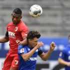 Carlos Gruezo formó parte del equipo titular del Augsburgo que logró un importante triunfo en el campo del Schalke 04.