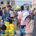 Preocupación. Hay familias que temen que no se cumpla con el distanciamiento social en las calles y espacios públicos de Durán.