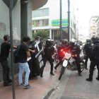Un aspecto de la protesta en la que un equipo de EXPRESO fue atacado por la Policía.