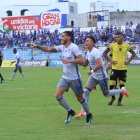 Leandro Vega es un arma sólida en las pelotas aéreos, así ha marcado varias anotaciones.