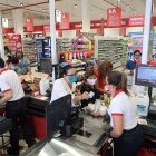 Un Mi Comisariato y un Ferrisariato abrieron sus puertas en la avenida Juan Tanca Marengo.