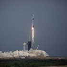 Tras el despegue fallido del miércoles debido a riesgos climatológicos, un nuevo aplazamiento de uno o varios días era aún es posible, pero SpaceX, fundada por Elon Musk, dio la luz verde.