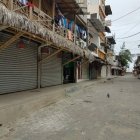 Soledad. El color que caracteriza a Montañita, opacado por el cierre de sus locales, bares y restaurantes. La comunidad lucha por sobrevivir.