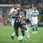 El ecuatoriano dio positivo a la prueba de COVID-19.