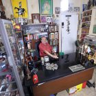 Robespierre Rivas, radica en Guayaquil y es docente jubilado, escritor, periodista y coleccionista.