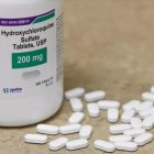 Varios ensayos clínicos fueron suspendidos en el mundo y algunos países prohibieron el uso de la hidroxicloroquina para tratar el covid-19.