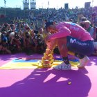 Richard Carapaz besa el Infinito ante todo el mundo, proclamándose campeón del Giro de Italia