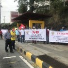 La medida se desarrolló en los exteriores de la universidad.