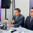 El viceministro de Economía, Estaban Ferro (izquierda), fue quien mantuvo la reunión virtual con los inversionistas.