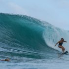 Entrenamientos. Dominic "Mimi" Barona está haciendo ya una hora de surfing en La Punta de Montañita y las rutinas de fortalecimiento muscular en casa.
