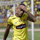 Jonathan Álvez, delantero uruguayo de Barcelona, tuvo inconvenientes para ingresar a una ciudadela en Guayaquil.