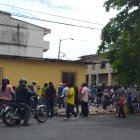 Situación. Diversos negocios se ubican en las afueras del mercado de las Cuatro Manzanas.