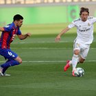 El volante croata Luka Modric (d) confesó que su deseo es retirarse en el Real Madrid.