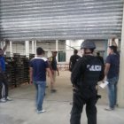 En julio de 2015, la Fiscalía intervino 25 bodegas de la empresa Fondo Global de Construcción, en Guayaquil.