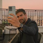 En 3 minutos y 11 segundos, Alborán, que precisa que siempre ha luchado "en contra de toda expresión que vaya en contra de cualquier tipo de odio".