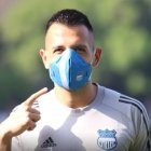 Los equipos lanzaron su línea de mascarillas con sus colores representativos y escudos representantivos.