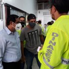 El fiscal Víctor González recogió las versiones de los familiares y médicos de la clínica Kennedy de Samborondón.