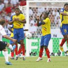 David Beckham (i) fue quien marcó el único gol, con el que Inglaterra eliminó a Ecuador del Mundial de Alemania.