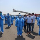 Personal. 21 médicos partieron desde Guayaquil hasta el hospital Bicentenario de Quito.
