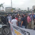 Hecho. La protesta se llevó a cabo hace unos minutos en la avenida Delta, al pie de la Universidad Guayaquil.