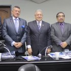 José Mosquera (i) y Álex de la Torre (segundo desde la derecha) fueron parte del directorio de la FEF en 2015.