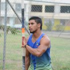 El saltador con garrocho José Pacho entrena sin su DT, Jonathan Saltos, algo que dice lo perjudica.