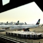 Varios aviones en el Aeropuerto Internacional de Ciudad de México parador por la COVID-19.