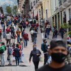 Aglomeración. El Centro Histórico de Quito es uno de los puntos con más contagios. También lidera la lista de sectores con aglomeraciones.