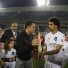 Xavi Hernández renovó su contrato con Al Saad pero sigue a la espera de una llamda del Barcelona.