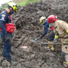 Trabajaron alrededor de 20 rescatistas para lograr recuperar los cadáveres.