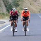 Jhonatan Narváez y Richard Carapaz serán los primeros en viajar a España.