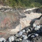 La imagen, facilitada por Alfredo Carrasco, muestra el avance del proceso de erosión del río Coca en los primeros días de julio de 2020