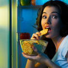 El primer paso es limpiar la refrigeradora de productos que no aportan al organismo.