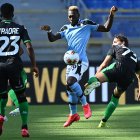 Felipe Caicedo, delantero ecuatoriano del Lazio, no pudo hacerse presente en el marcador en la caída ante el Sassuolo.         

 FBL-ITA-SERIEA-LAZIO-SASSUOLO-HEALTH-VIRUS