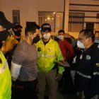 Derechos. El fiscal César Suárez le leyó los derechos a Muñoz, tras ser detenido por agentes de la Unase.