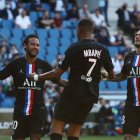 Neymar fue una de las figuras en el duelo que marcó la vuelta al fútbol en suelo francés.