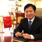 El embajador de China en Ecuador habla para Diario EXPRESO sobre las perspectivas de su gobierno en relación a las sanciones a tres plantas procesadoras de camarón ecuatorianas. El diplomático cree que en el corto plazo el problema será solucionado por la “voluntad que existe entre ambas partes”.