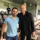 Jordi Cruyff estaría en el banquillo del Barca hasta que Xavi sea fichado por los catalanes.