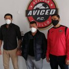 Iván Kaviedes (d) volverá al fútbol para jugar en el Aviced de Cuenca.