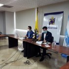 El ministro de Producción Iván Ontaneda y el presidente de la Cámara de Acuacultura, José Antonio Camposano, expusieron la realidad del sector.