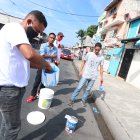 Jornada. En la 44 y callejón J efectuaron una minga para la jornada de fin  de semana.