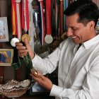 Jefferson Pérez conserva todos los recuerdos tangibles de sus triunfos, destacándose la medalla de oro de los Juegos Olímpicos.