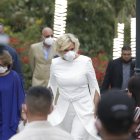 La alcaldesa, en su arribo a la sesión solemne por la Fundación de Guayaquil.