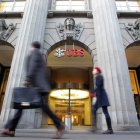 Una de las firmas que asesora a uno de los grupos minoritarios es UBS.