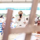 La alcaldesa Cynthia Viteri, en un acto público en la isla Puná.