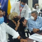 La alcaldesa Cynthia Viteri, en reunión con el COE Cantonal, este 3 de agosto.